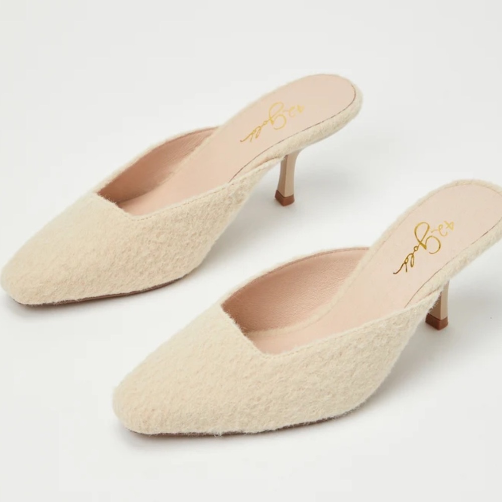 42 GOLD Cream Textured Mules